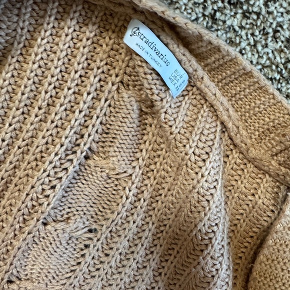 Stradivarius boxy cardigan in beige OOS size small - Picture 8 of 8